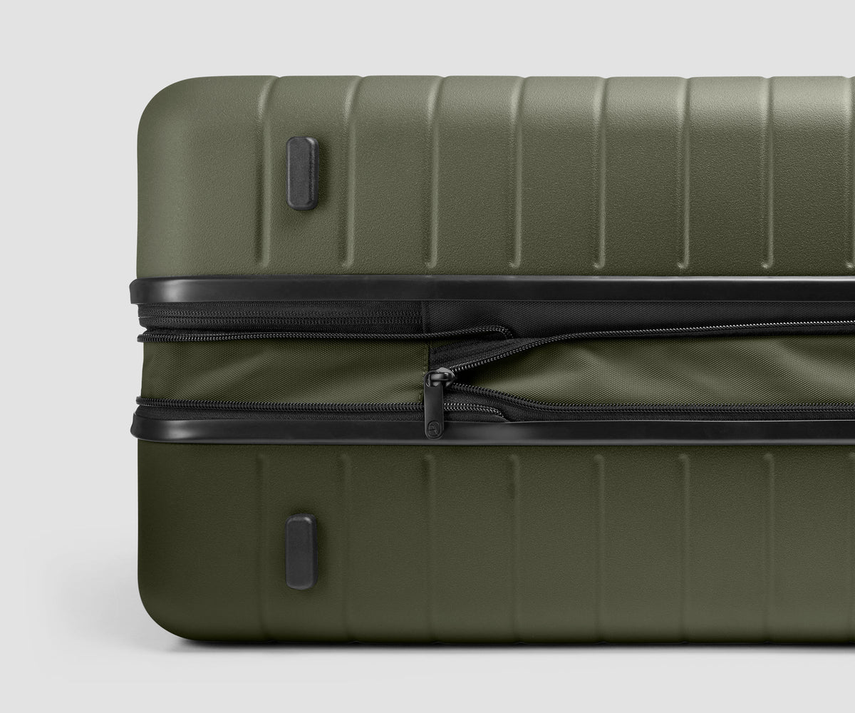 The Medium Flex 3 in Olive Green