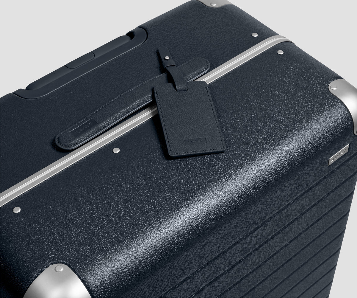 The Aluminum Edge Medium in Navy Blue