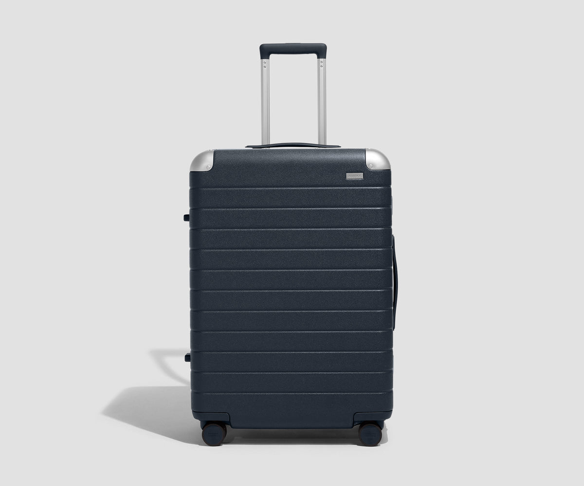 The Aluminum Edge Medium in Navy Blue