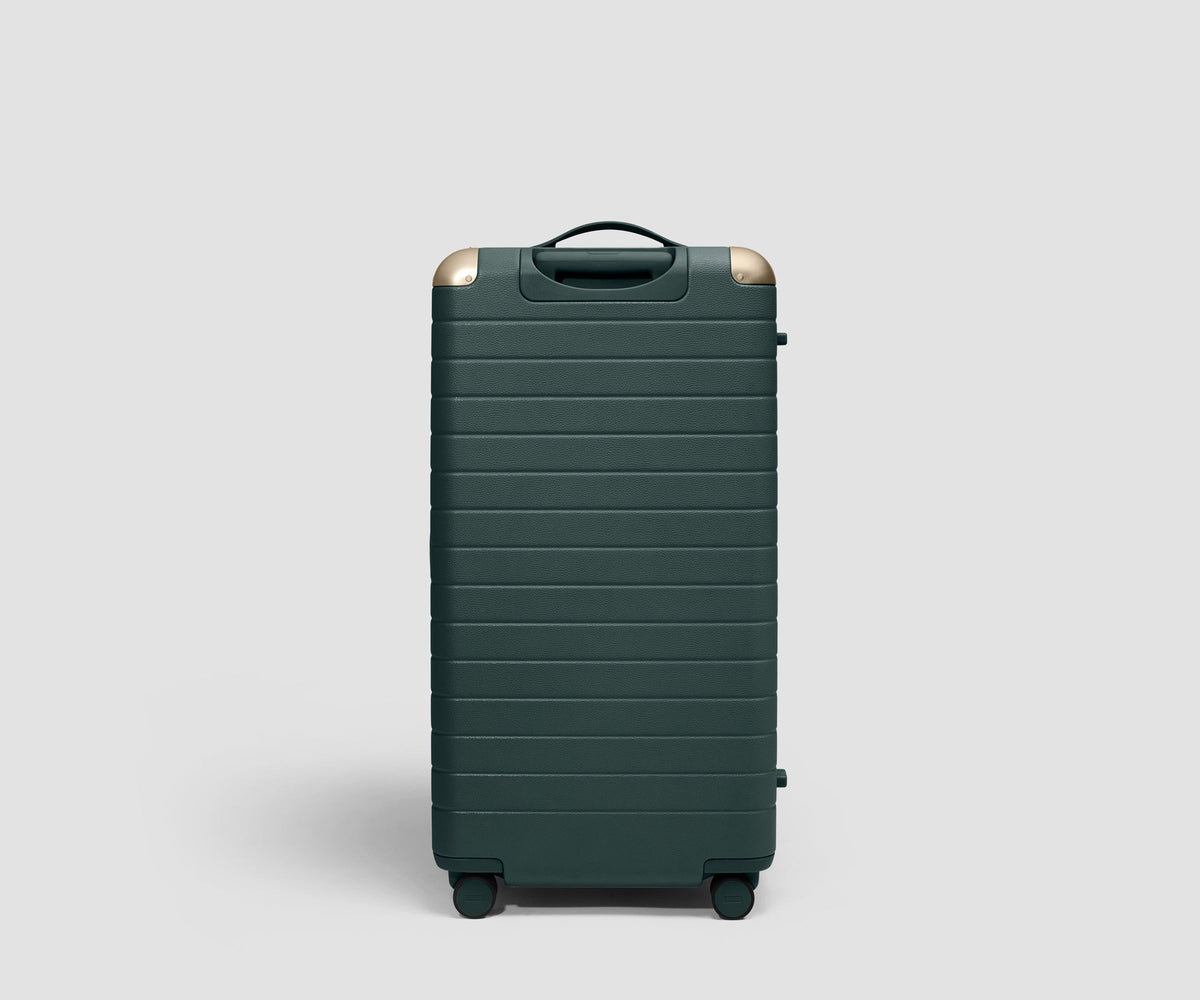 The Aluminum Edge Trunk in No. 20 Pine