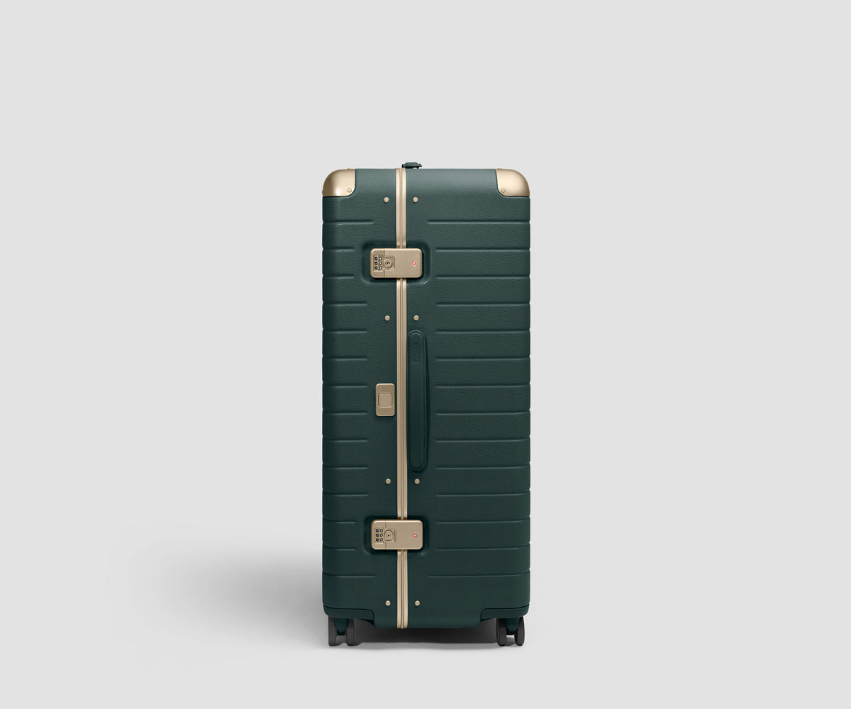 The Aluminum Edge Trunk in No. 20 Pine