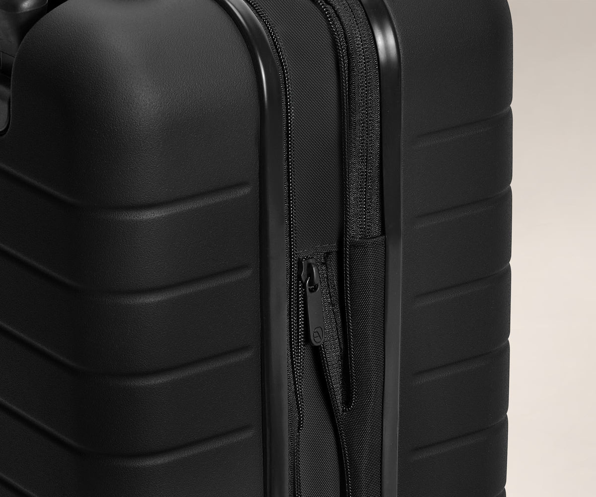 The Large Flex in Jet Black (DTM)