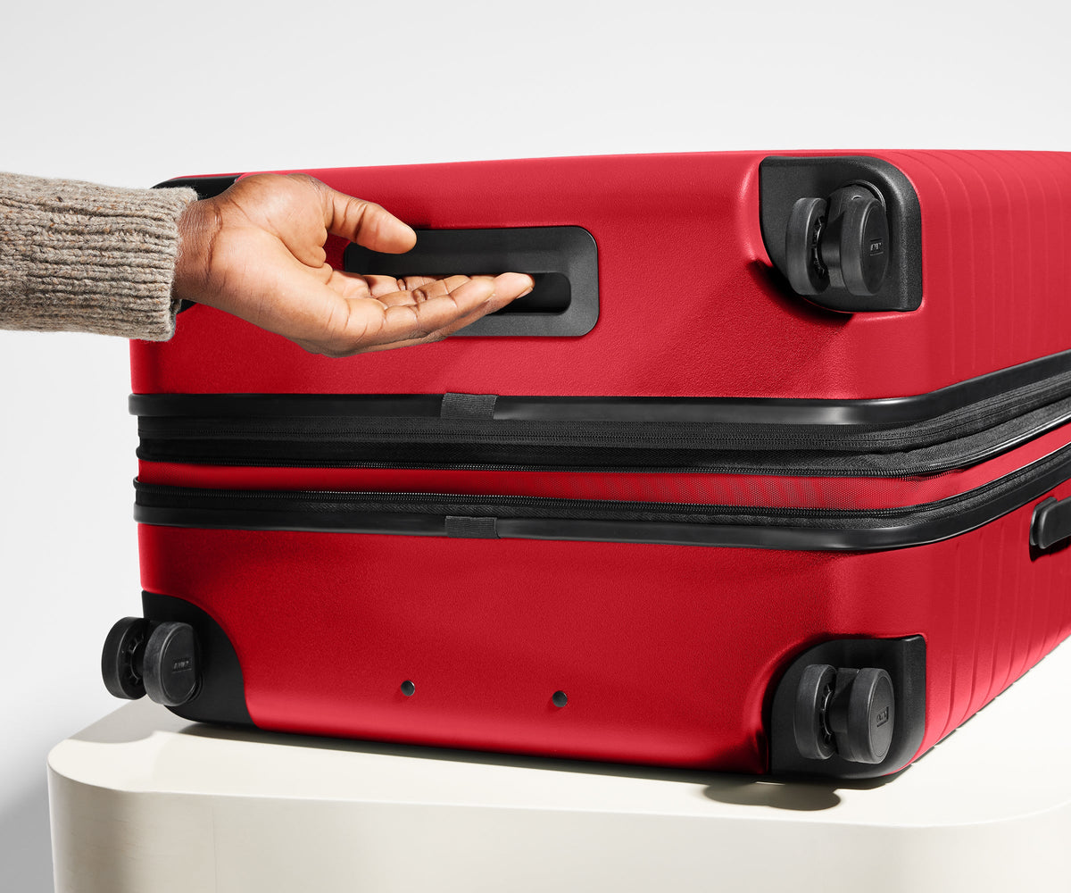 The Medium Flex in Cherry Red