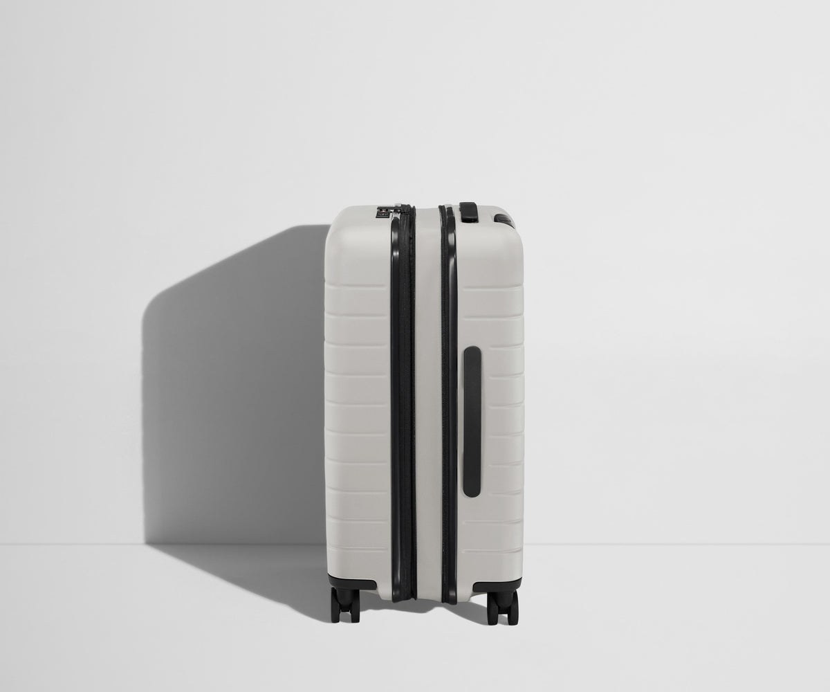 The Bigger Carry-On Flex in Cloud Gray