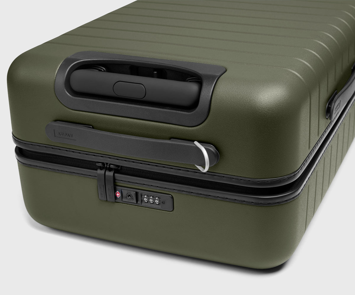 The Medium Flex 3 in Olive Green