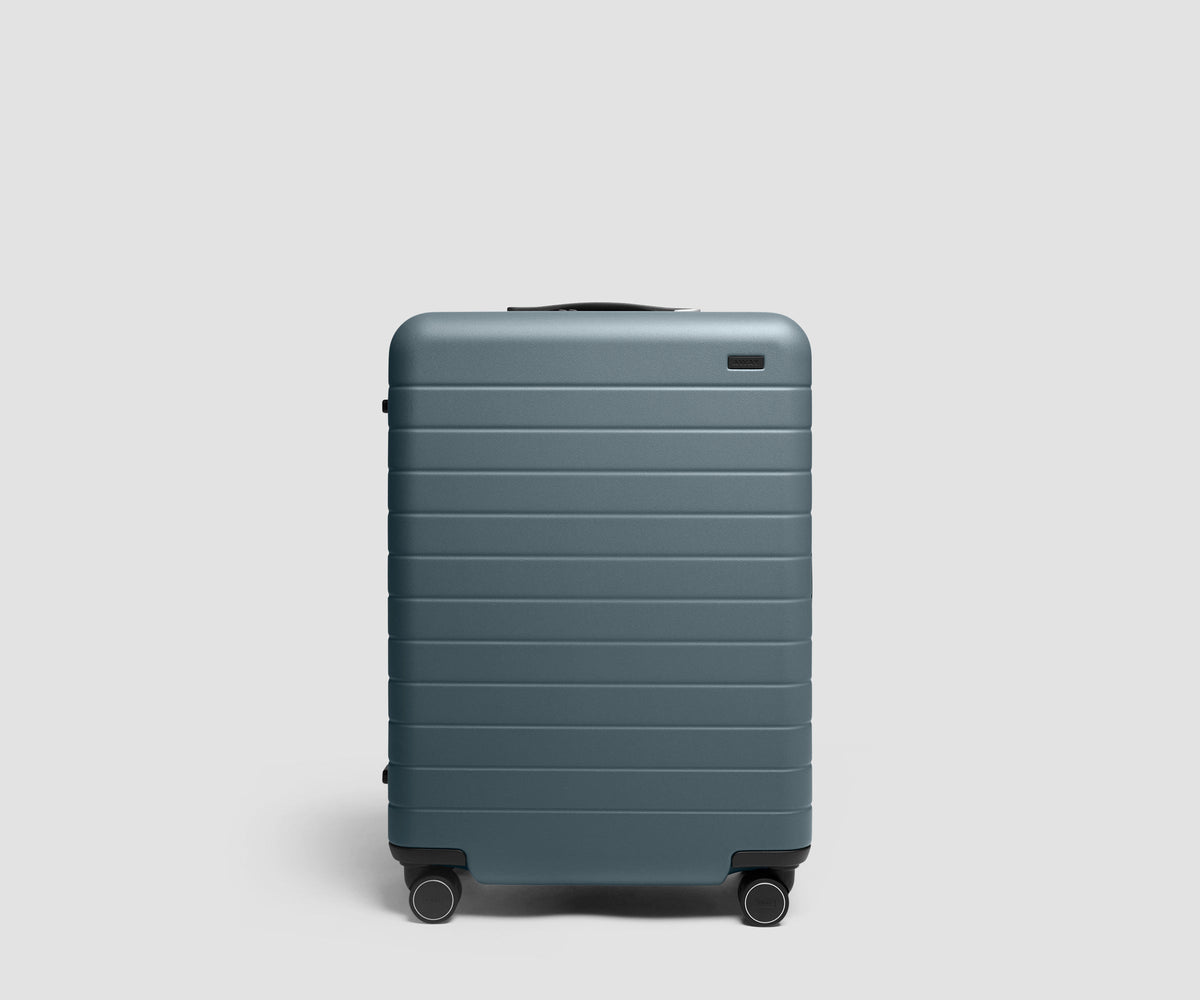 The Medium 3 in Coast Blue
